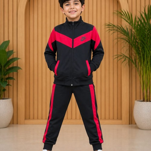 NIKE TRCKSUIT 42